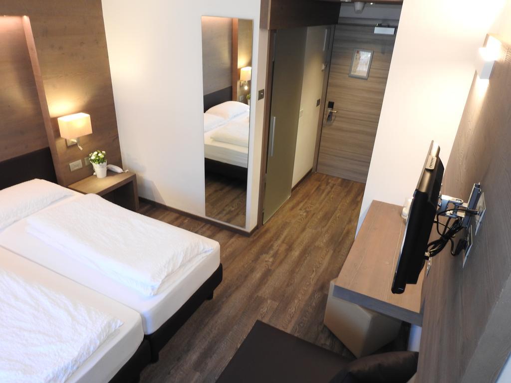מדונה די קמפיליו Hotel Montana מראה חיצוני תמונה